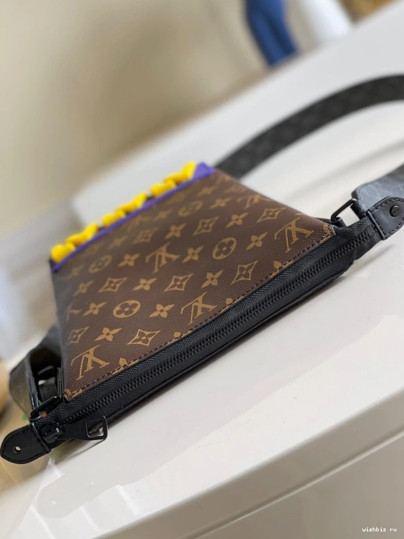 WIS LOUIS CRUISER VUITTON MESSENGER 0101